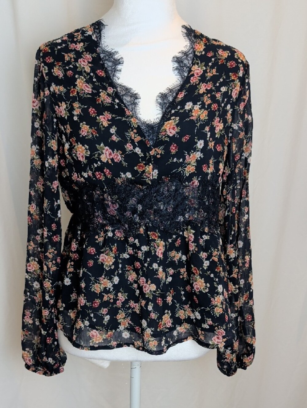 Dynamite Navy Blue Floral Lace Trim V-Neck Blouse Size Small NWOT